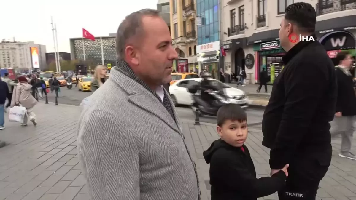 Taksim’de Kaybolan Çocuk Ailesine Kavuştu